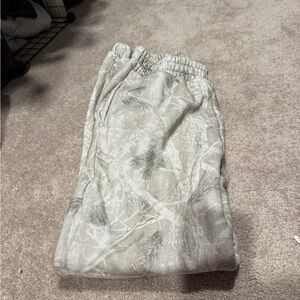 Comfrt camo sweatpants-xs